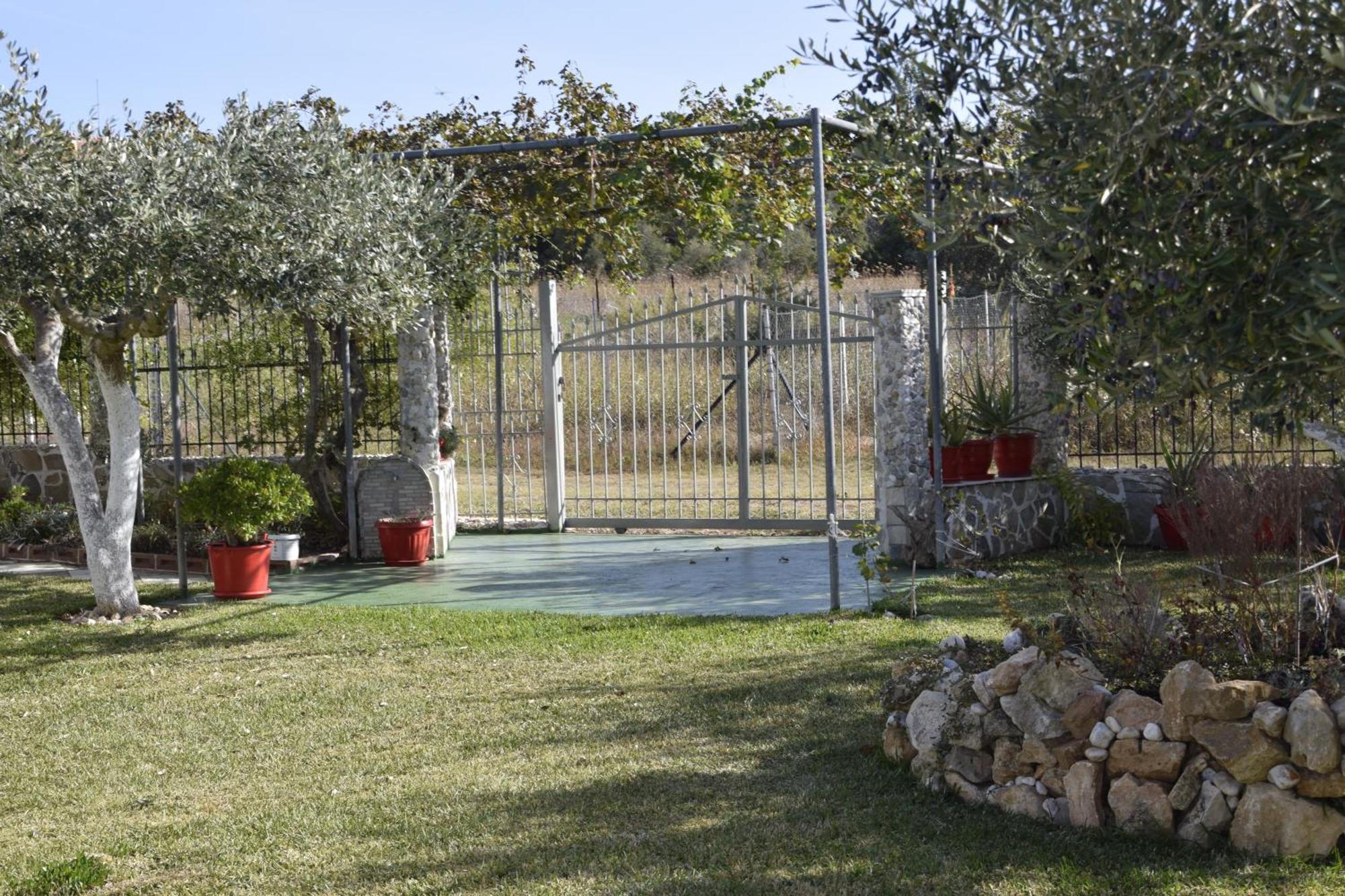 Amarantos Beautiful Garden House Villa Metokhion Patriotikon ภายนอก รูปภาพ